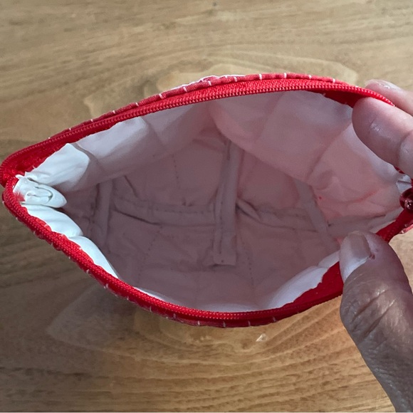 Like new cosmetics/toiletry bag - Picture 7 of 8